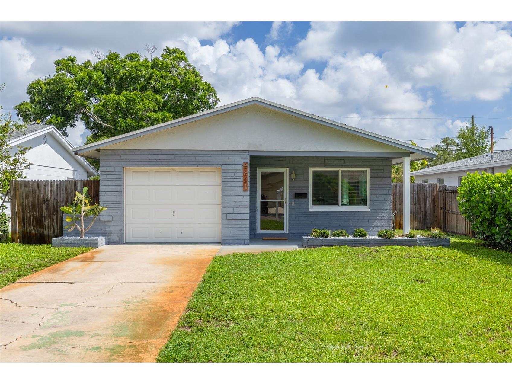 5621 16th Avenue N Saint Petersburg FL 33710 TB8513291 image1