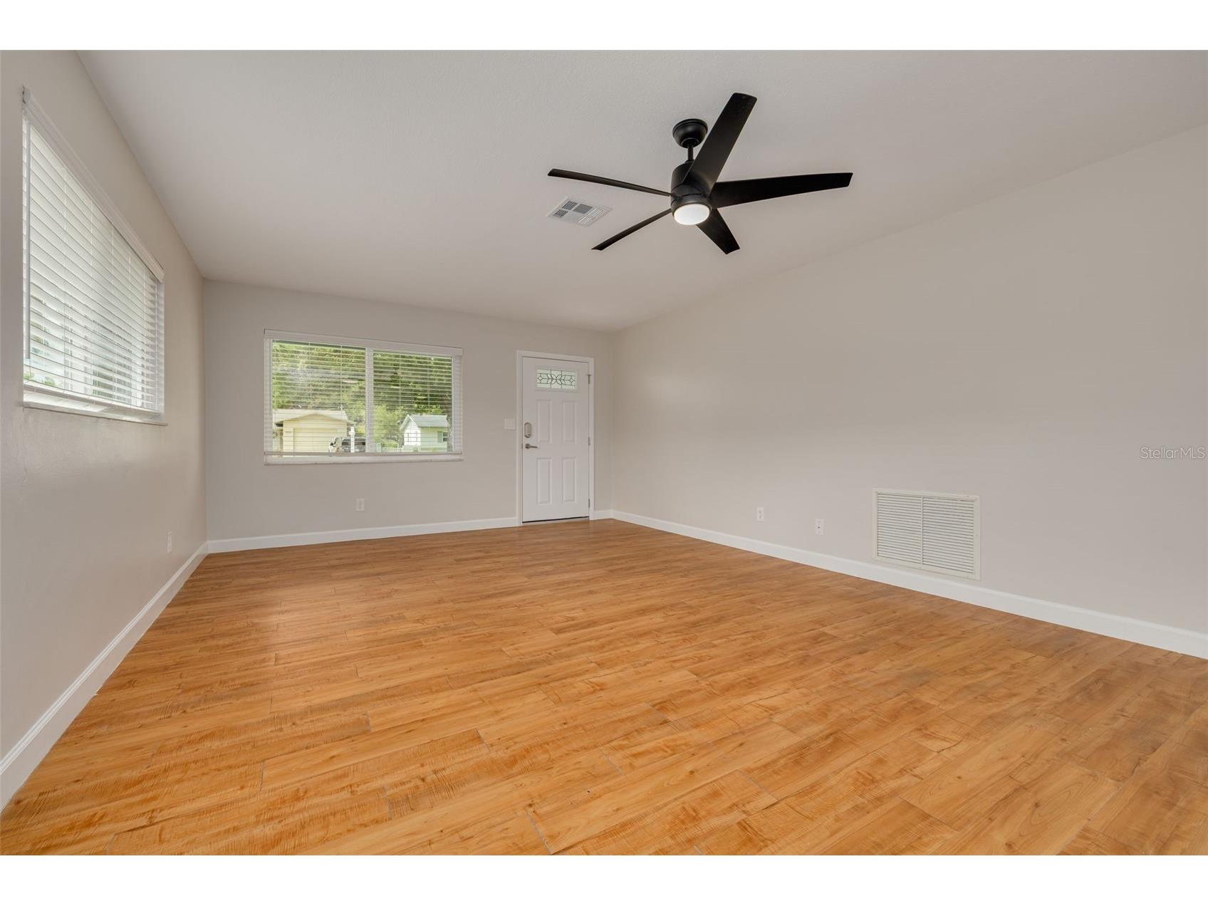 5621 16th Avenue N Saint Petersburg FL 33710 TB8513291 image3