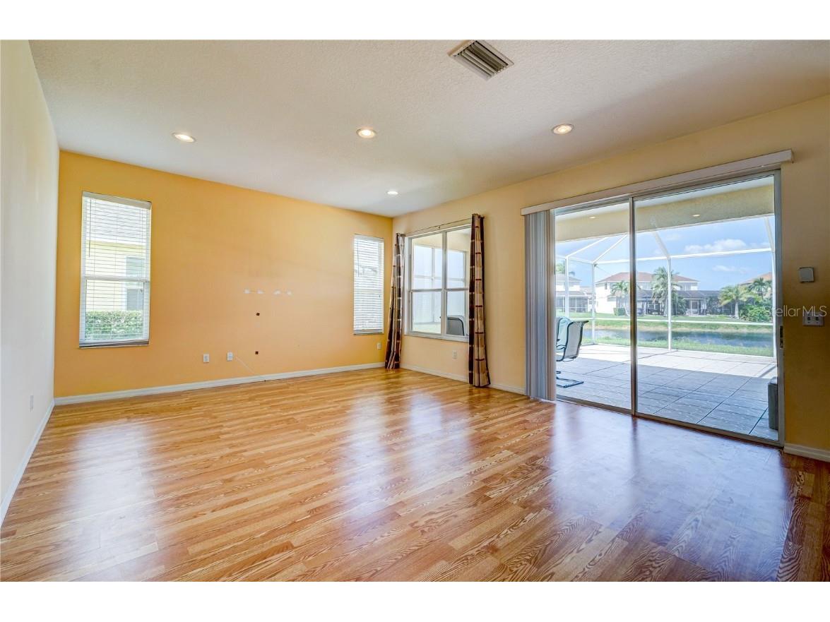 5621 52nd Avenue W Bradenton FL 34210 A4668629 image10