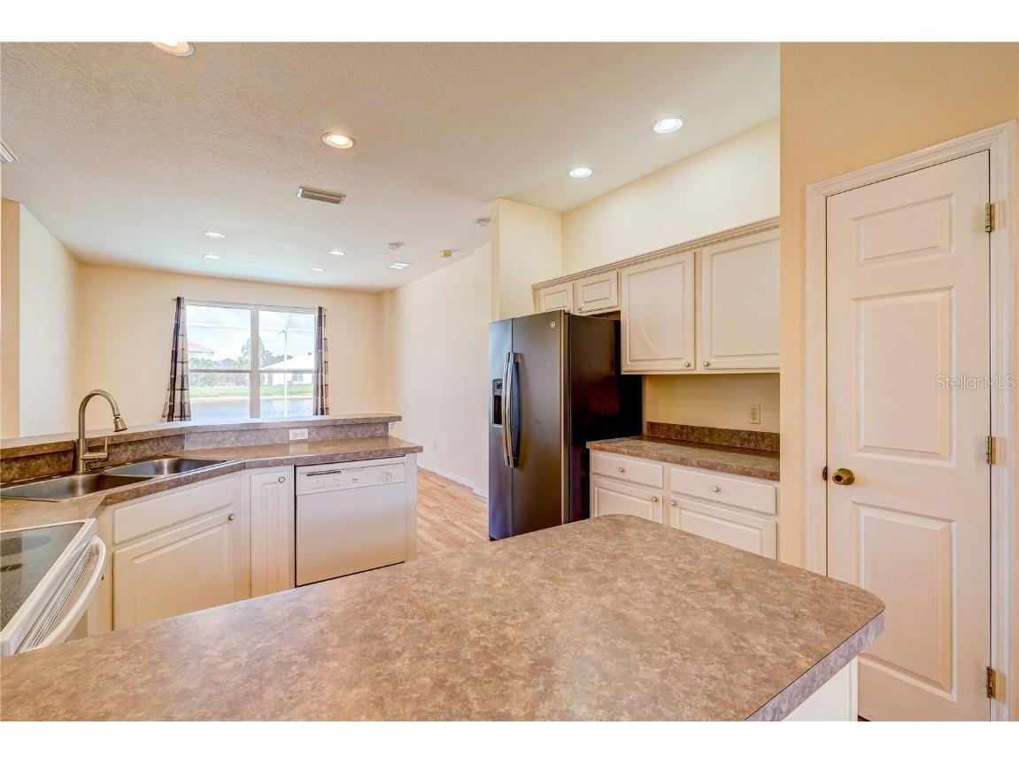 5621 52nd Avenue W Bradenton FL 34210 A4668629 image4