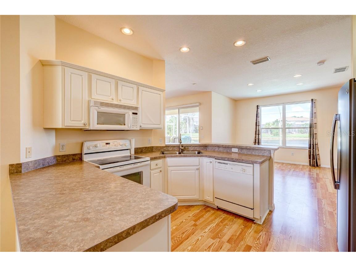 5621 52nd Avenue W Bradenton FL 34210 A4668629 image5