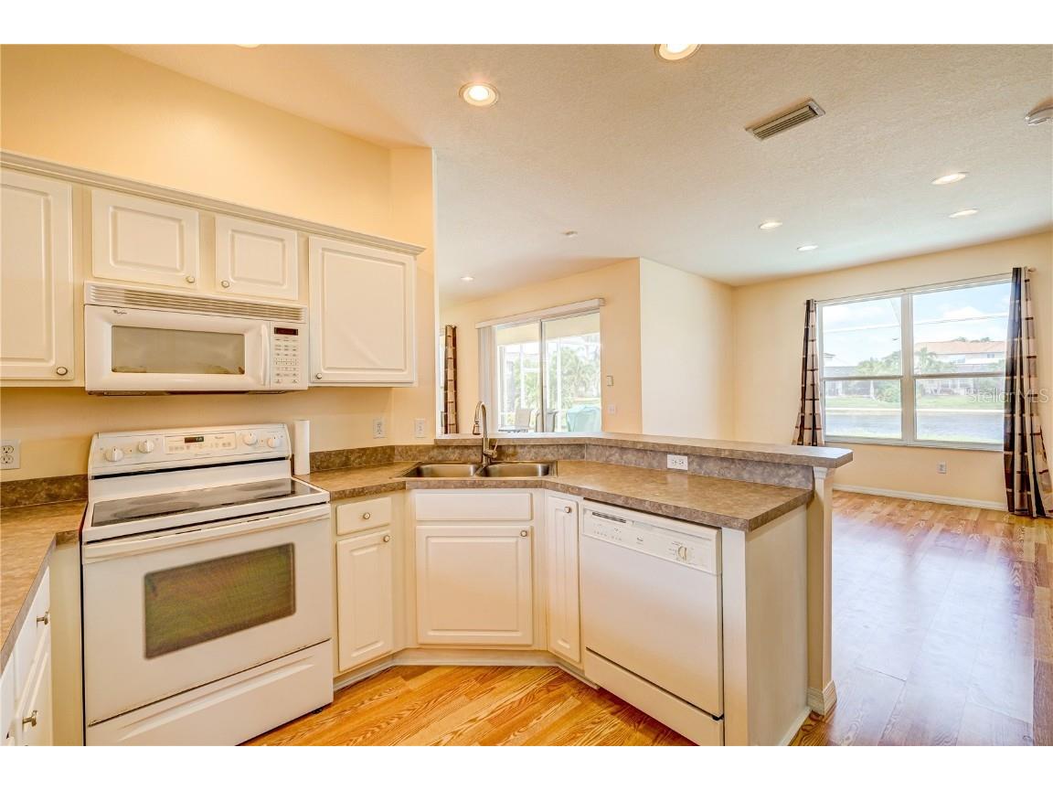 5621 52nd Avenue W Bradenton FL 34210 A4668629 image6