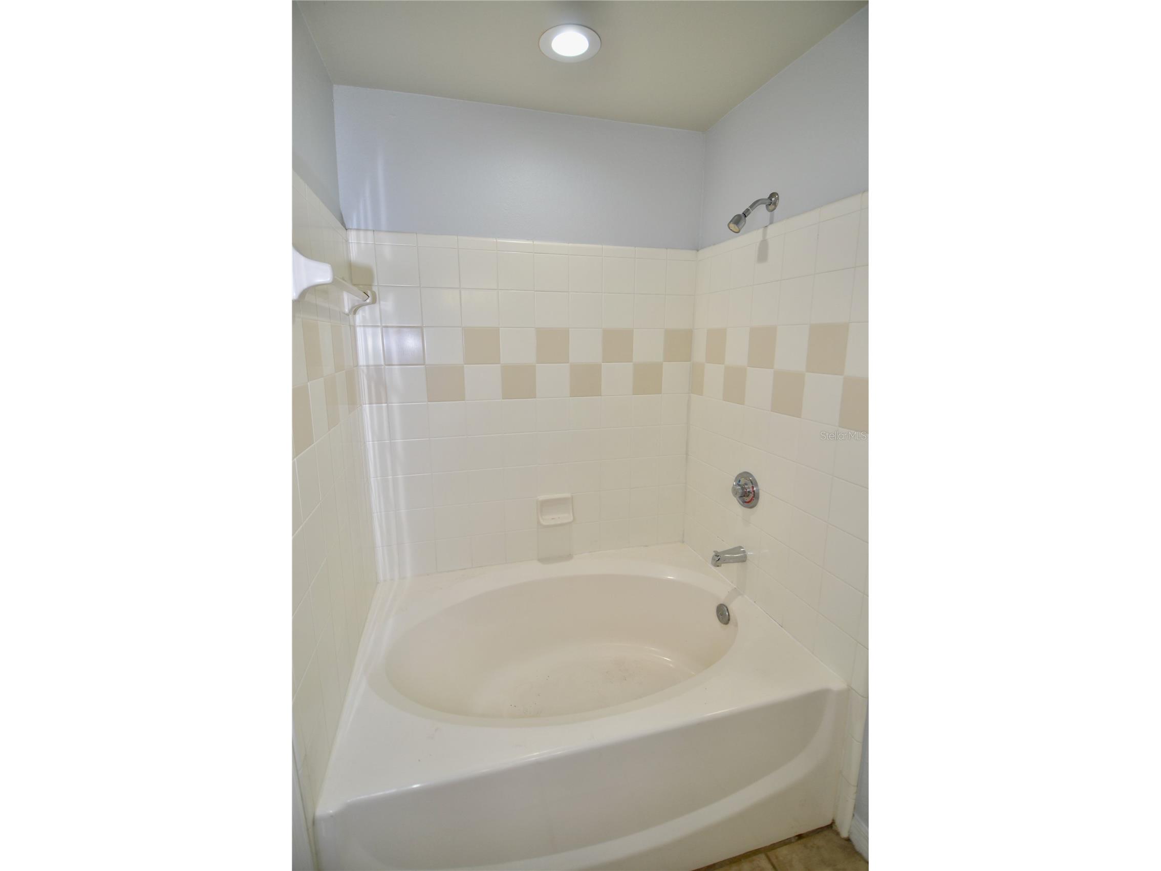 5621 Bidwell Parkway #202 Sarasota FL 34233 A4697287 image12