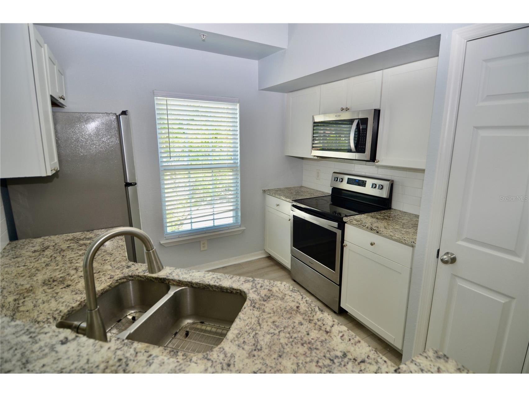 5621 Bidwell Parkway #202 Sarasota FL 34233 A4697287 image2