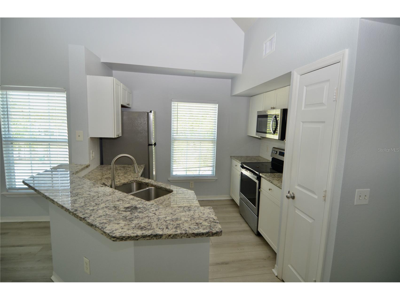 5621 Bidwell Parkway #202 Sarasota FL 34233 A4697287 image4