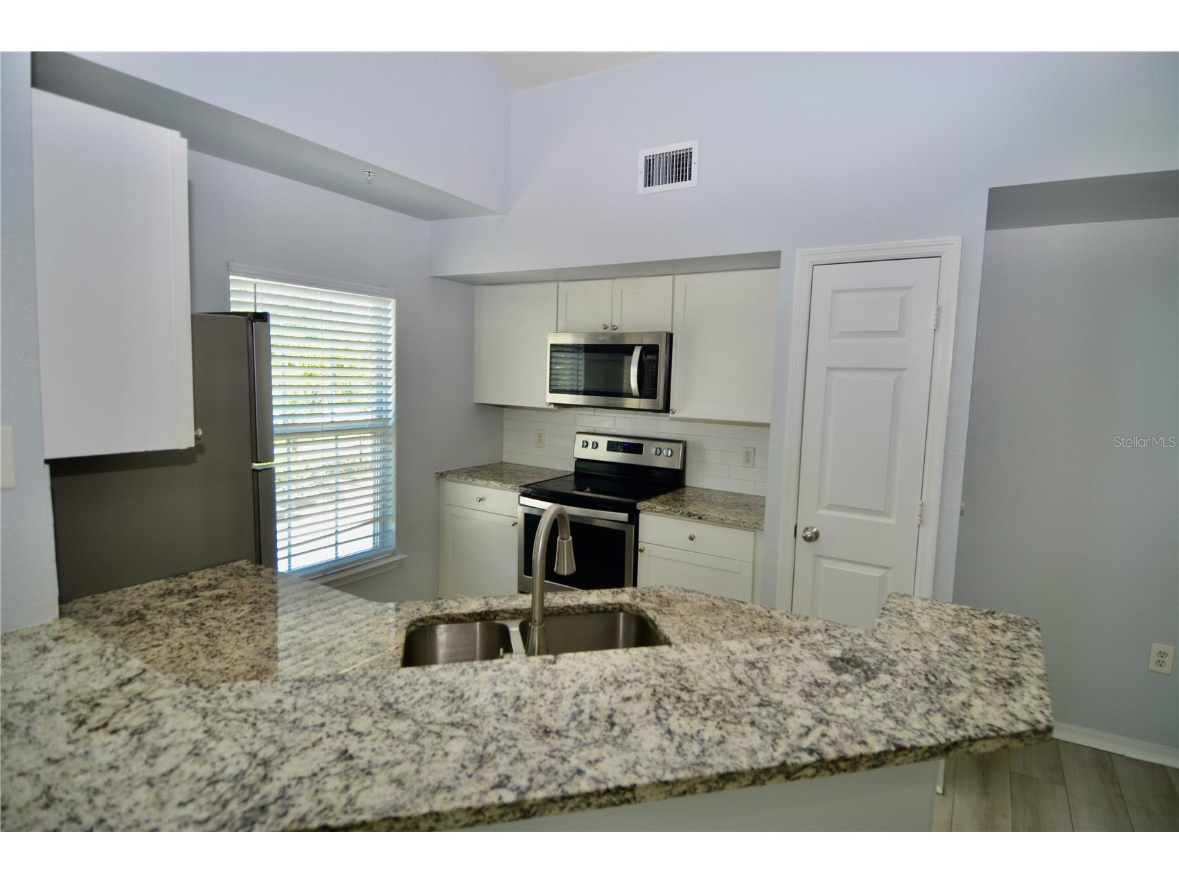 5621 Bidwell Parkway #202 Sarasota FL 34233 A4697287 image6