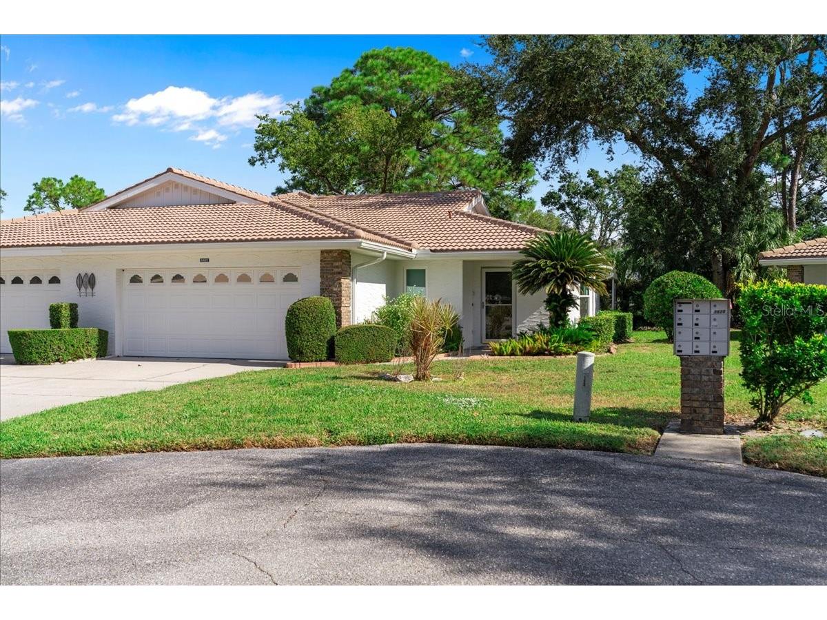 5621 Garden Lakes Drive #1 Bradenton FL 34203 A4669975 image1