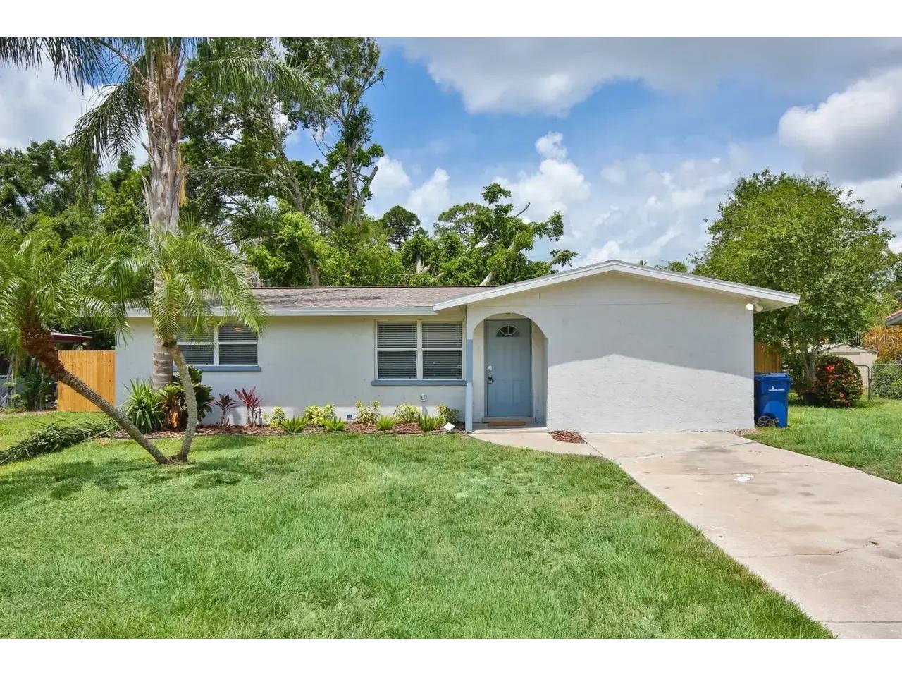 5622 S Lockwood Ridge Road Sarasota FL 34231 A4685742 image1