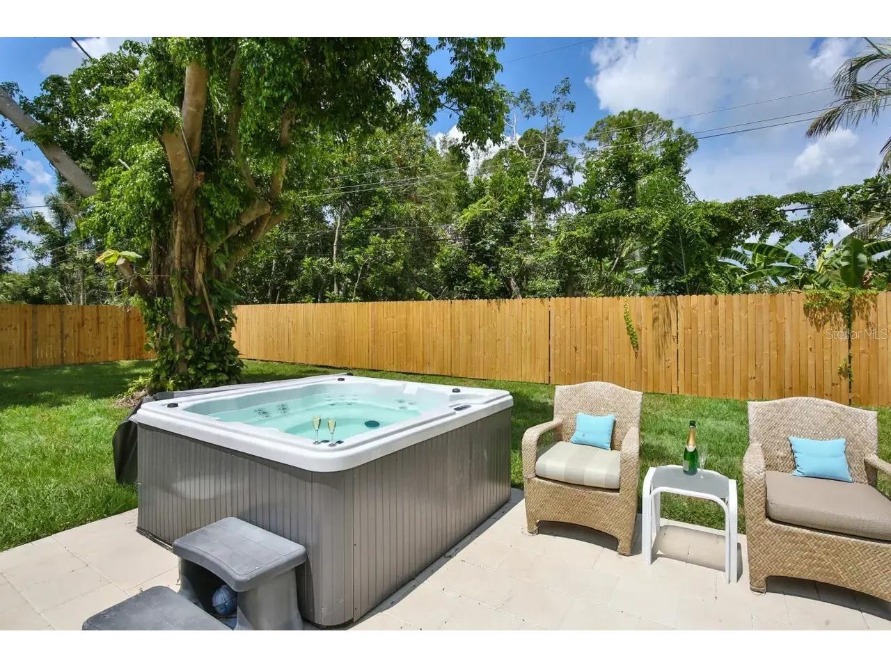 5622 S Lockwood Ridge Road Sarasota FL 34231 A4685742 image3