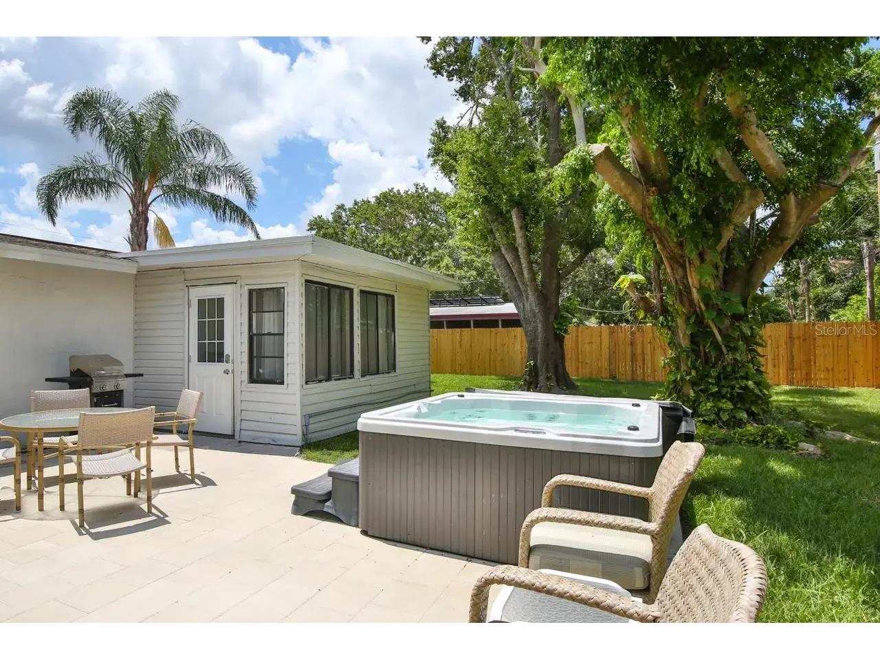 5622 S Lockwood Ridge Road Sarasota FL 34231 A4685742 image4