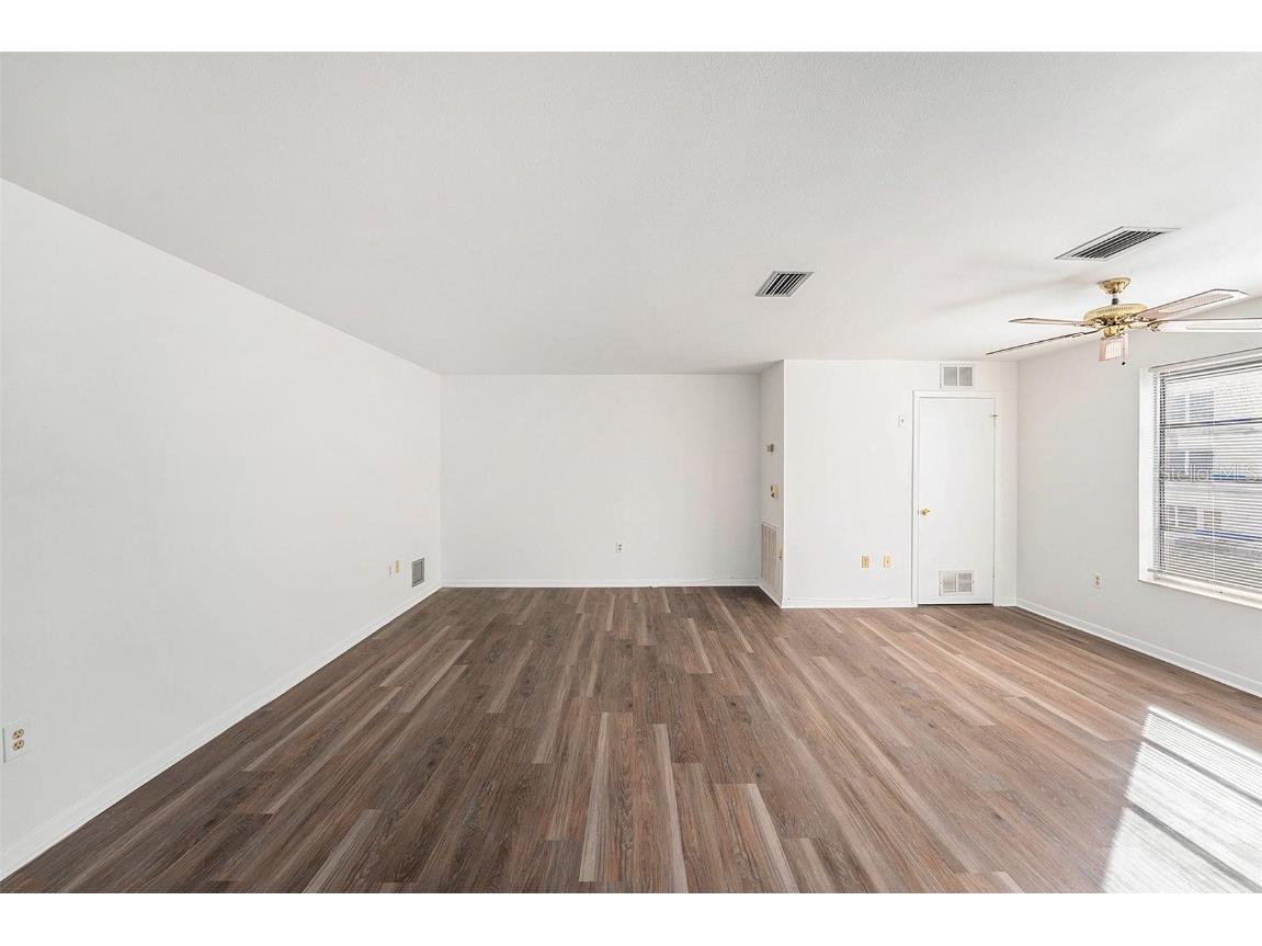 5623 80th Street N #211 Saint Petersburg FL 33709 TB8453308 image14