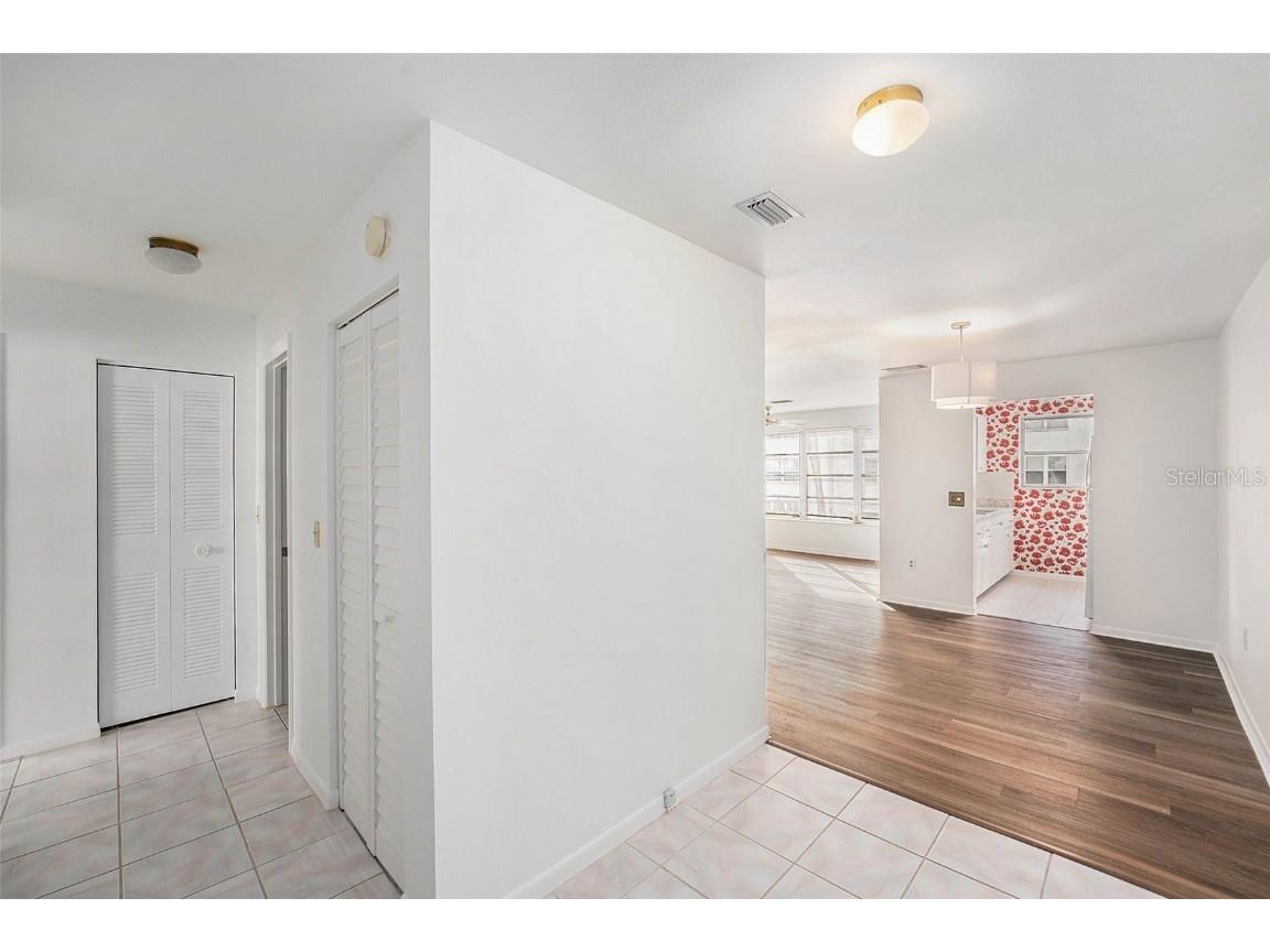 5623 80th Street N #211 Saint Petersburg FL 33709 TB8453308 image19