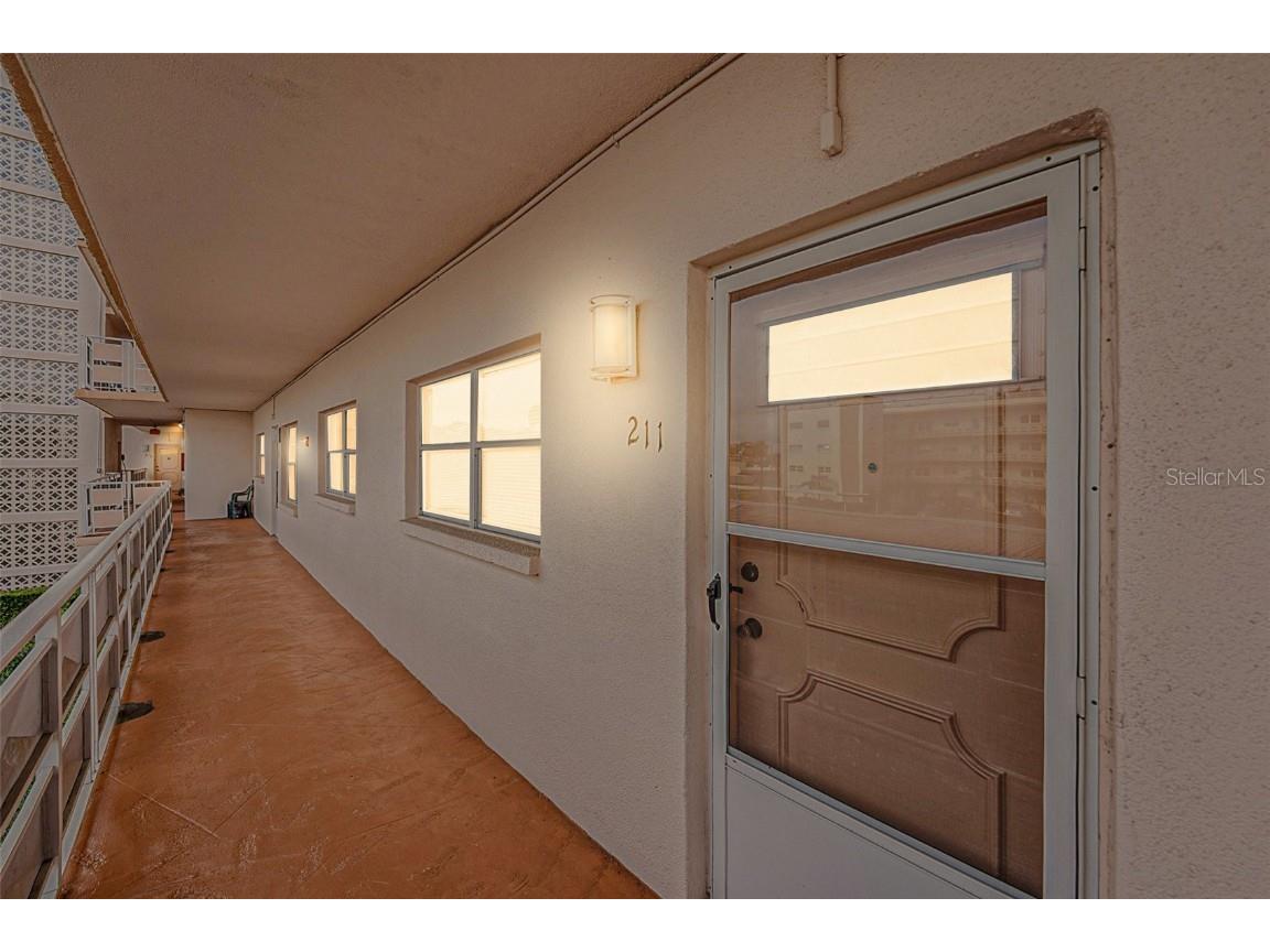 5623 80th Street N #211 Saint Petersburg FL 33709 TB8453308 image5