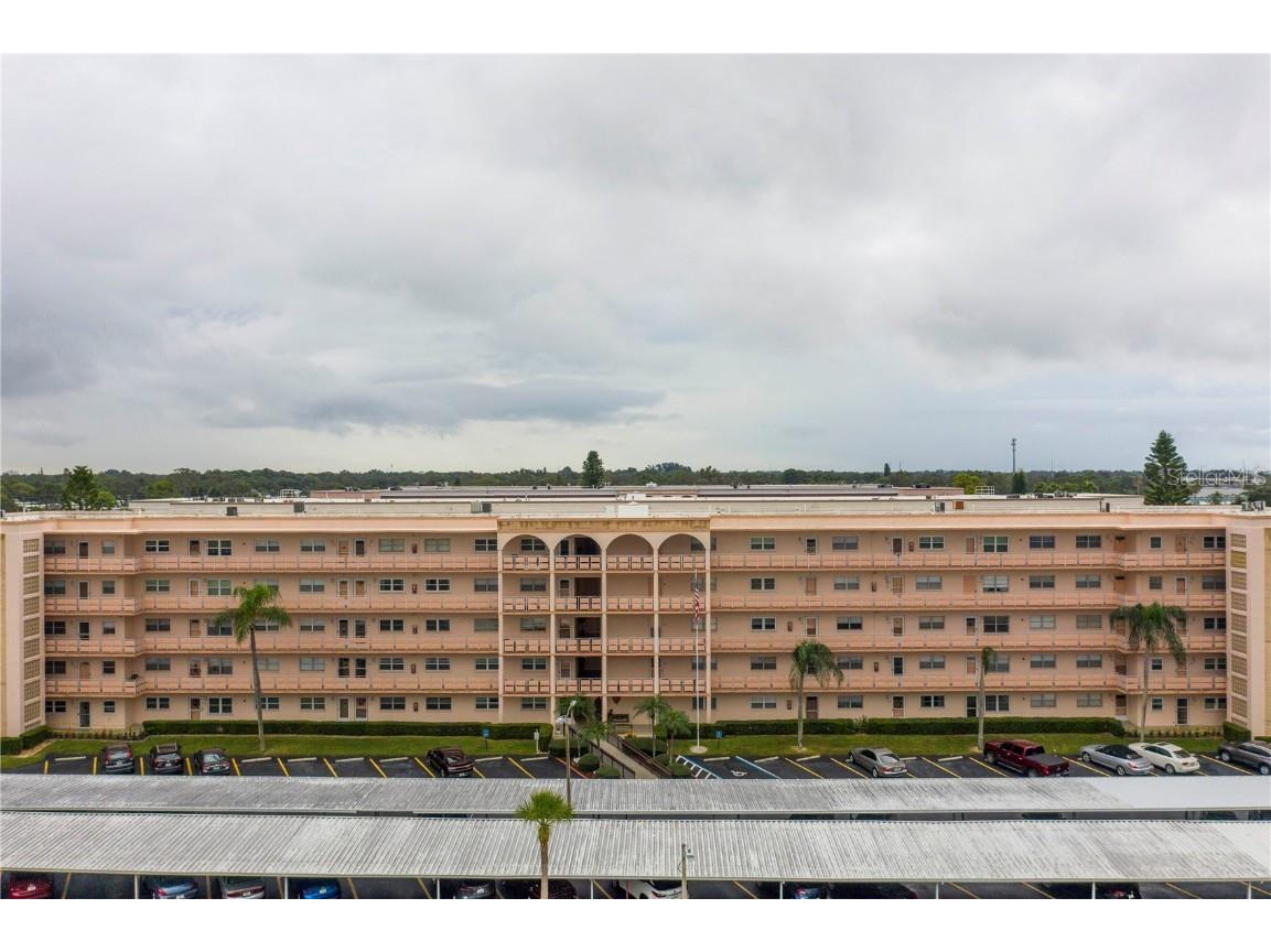 5623 80th Street N #410 Saint Petersburg FL 33709 U8230758 image1