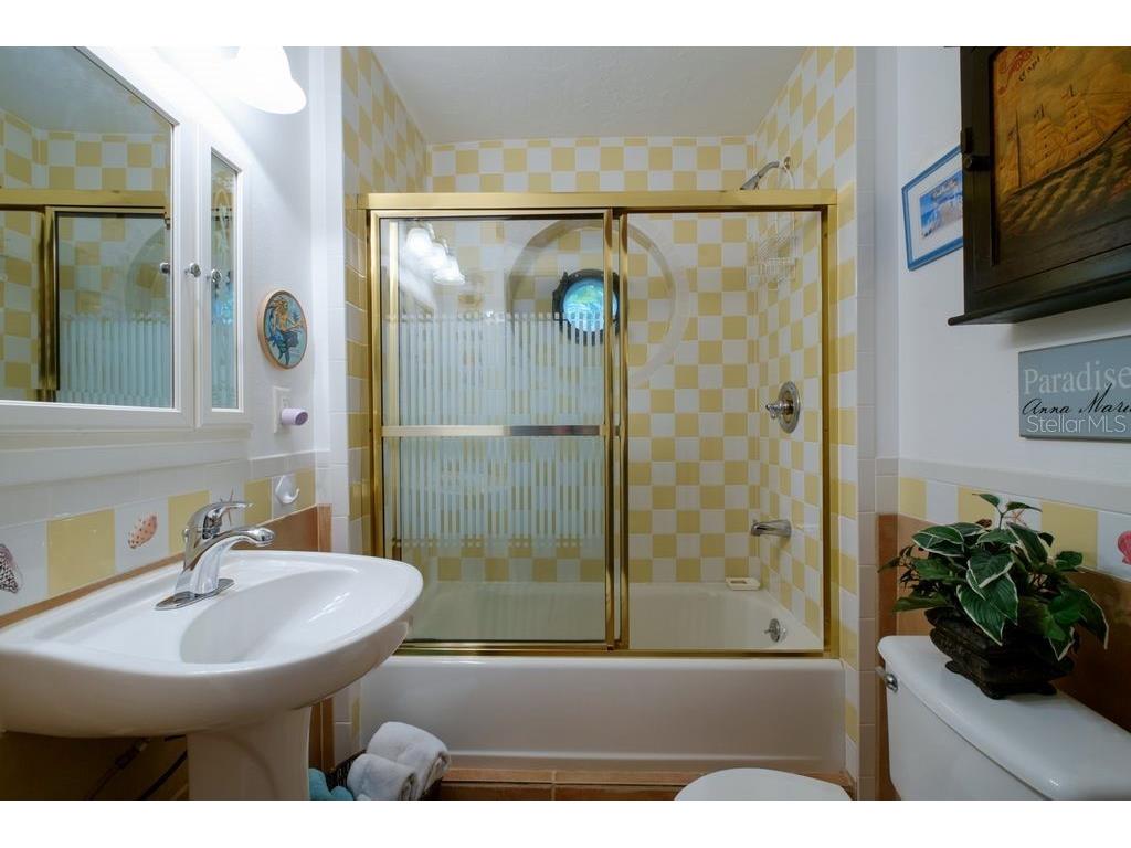 5623 Gulf Drive Holmes Beach FL 34217 O6131102 image1