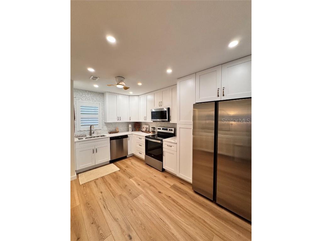 5623 Midnight Pass Road #615 Siesta Key FL 34242 A4674619 image1