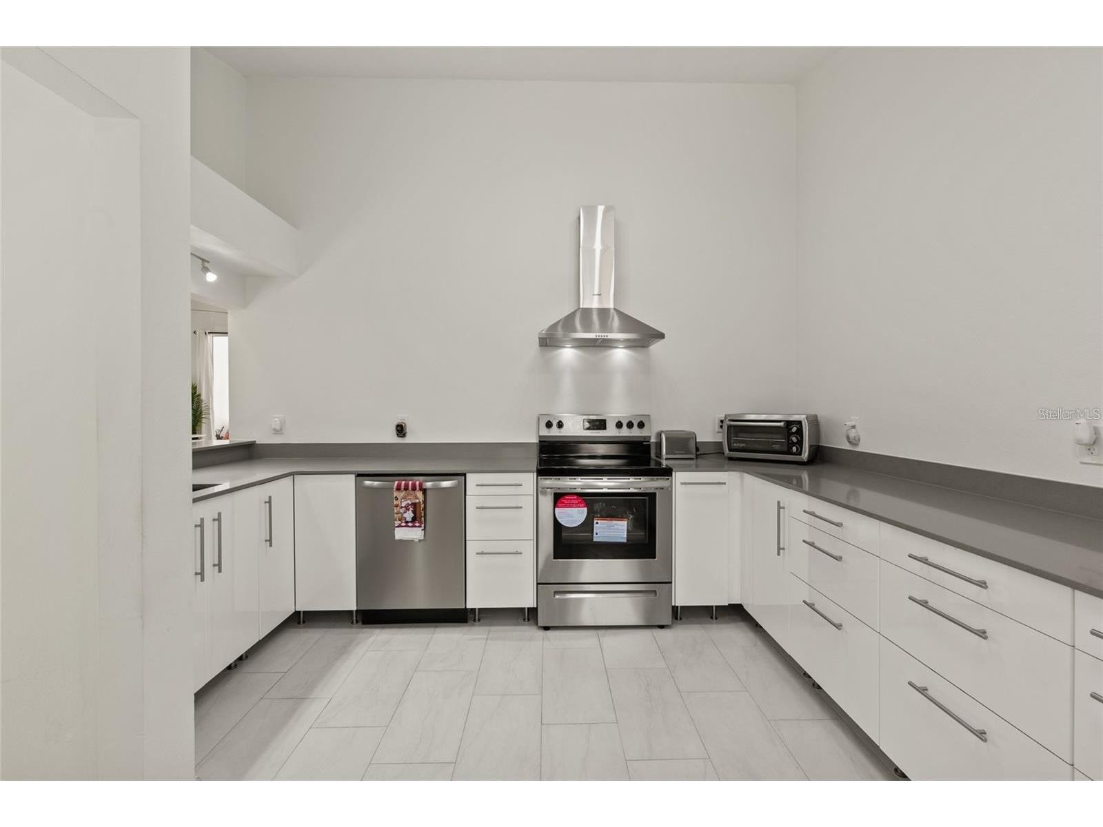 5623 Monte Rosso Road Sarasota FL 34243 A4691507 image2