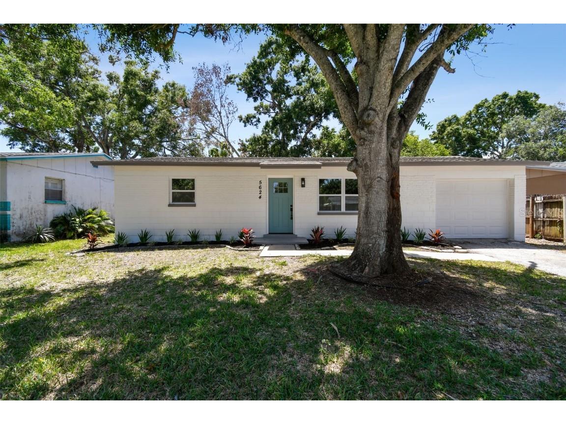 5624 62nd Street N Saint Petersburg FL 33709 TB8387604 image1