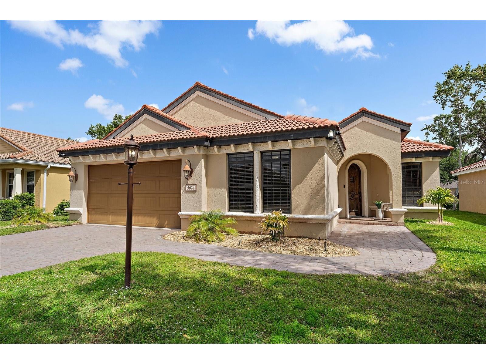 5624 Aaron Court Sarasota FL 34232 A4676880 image1