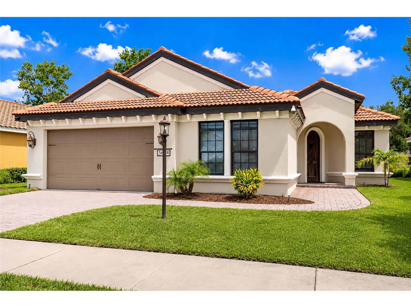 5624 Aaron Court Sarasota FL 34232 A4695501 image1