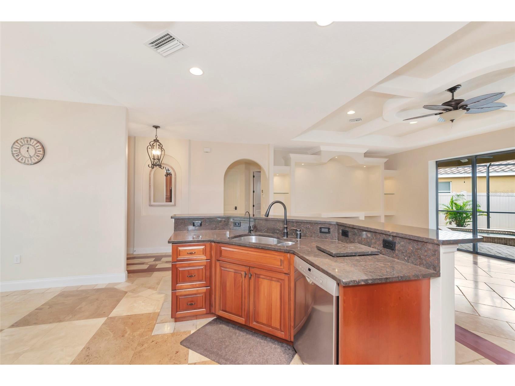 5624 Aaron Court Sarasota FL 34232 A4695501 image16