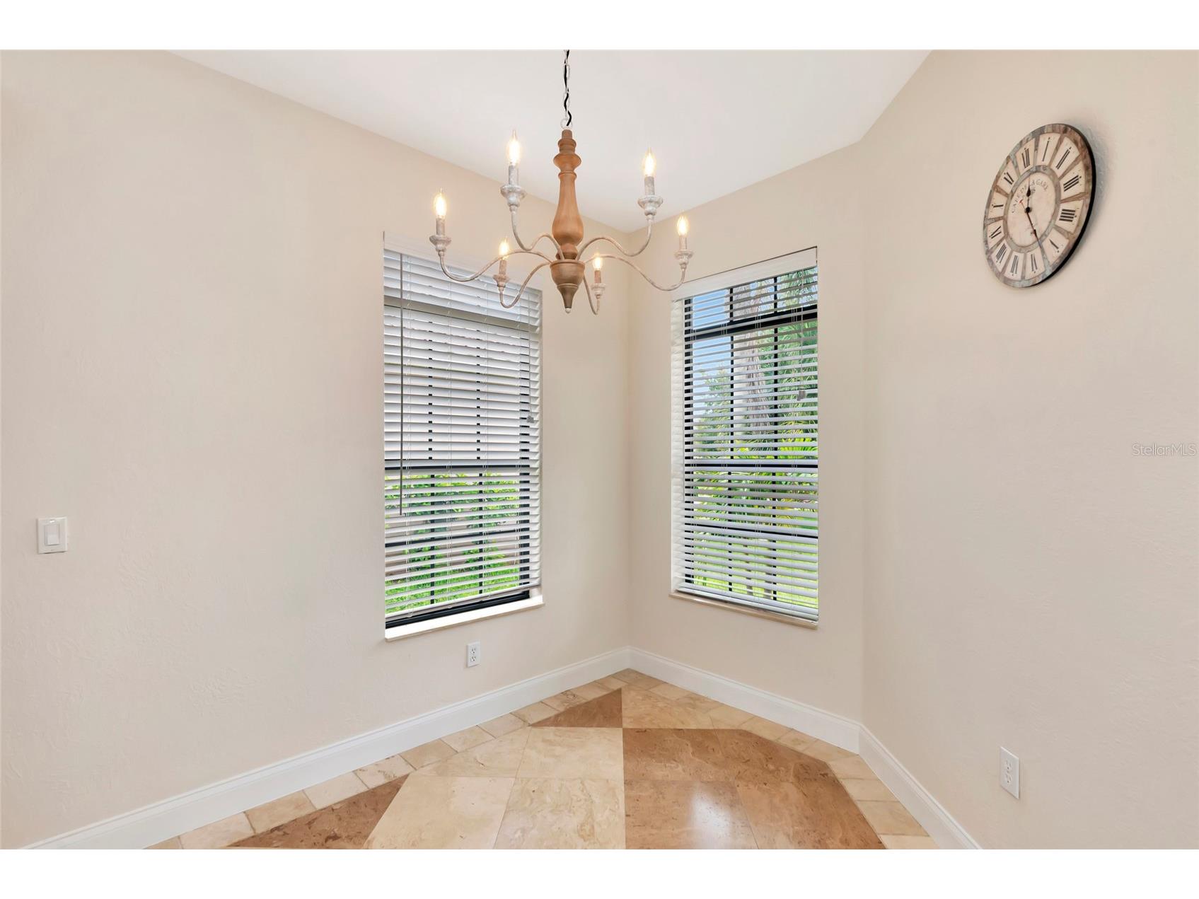 5624 Aaron Court Sarasota FL 34232 A4695501 image18
