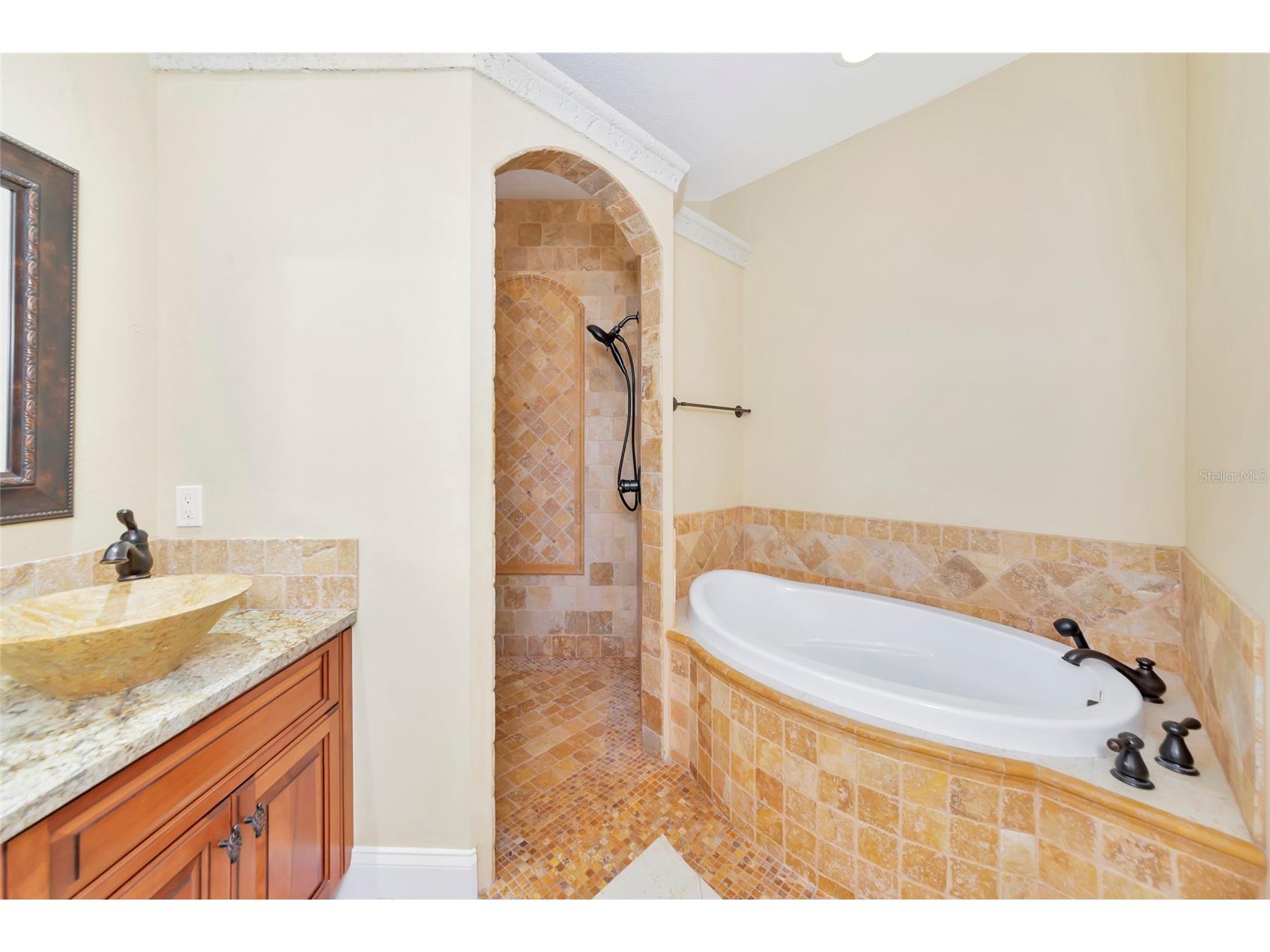 5624 Aaron Court Sarasota FL 34232 A4695501 image26