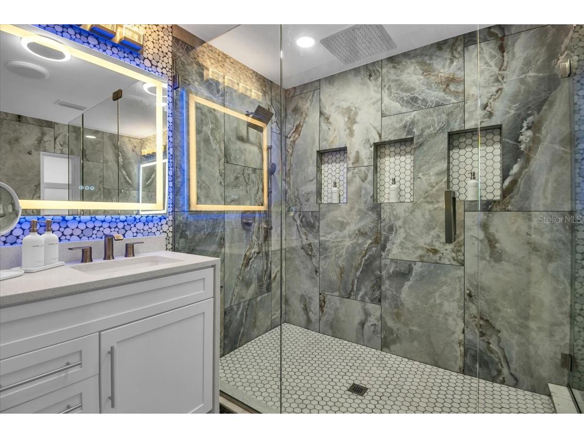 5624 Cape Leyte Drive Sarasota FL 34242 A4684371 image26