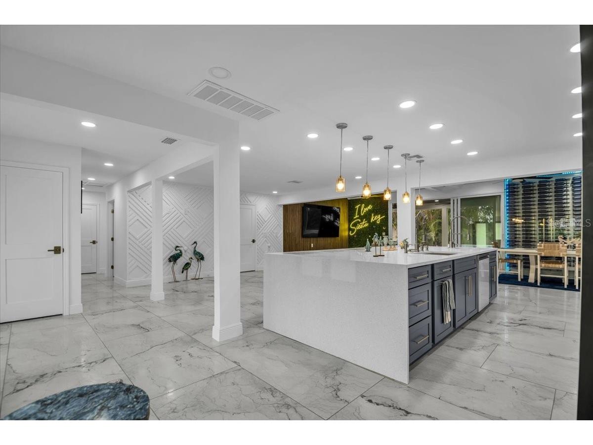 5624 Cape Leyte Drive Sarasota FL 34242 A4684371 image8