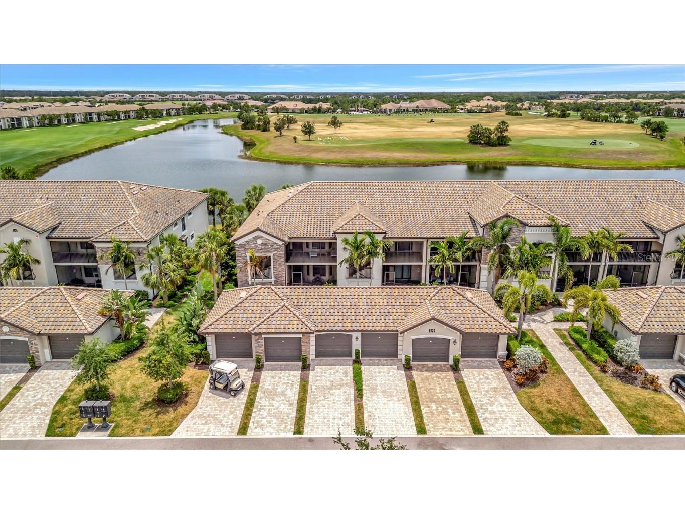 5624 Palmer Circle #101 Bradenton FL 34211 A4652472 image1