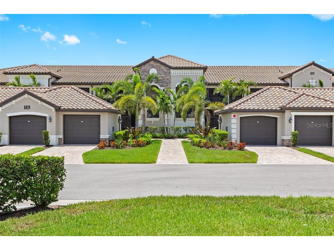5624 Palmer Circle #202 Bradenton FL 34211 A4605581 image1