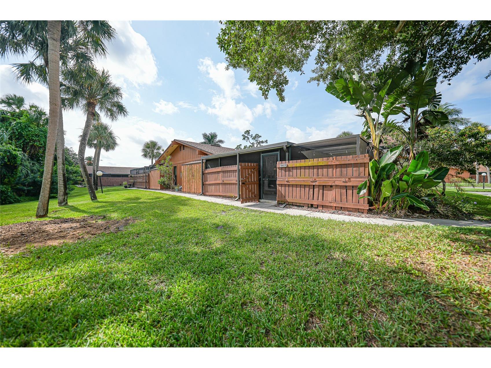 5625 Foxlake Drive North Fort Myers FL 33917 C7528706 image1