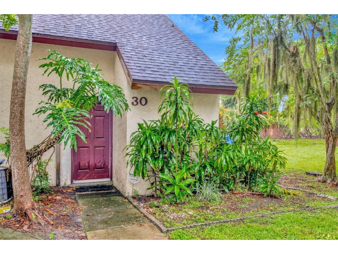 5627 Ashley Oaks Drive #30 Tampa FL 33617 TB8300467 image1