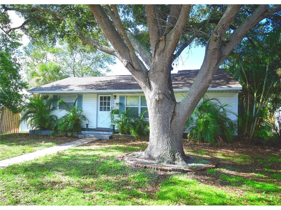 5628 2nd Avenue N Saint Petersburg FL 33710 TB8399292 image1