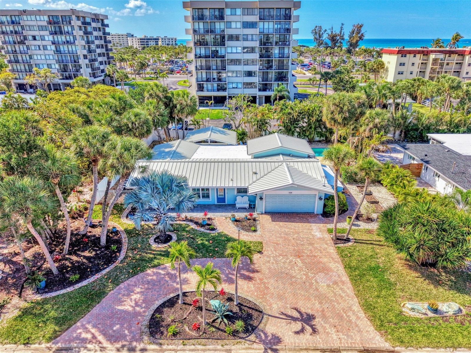 5628 Cape Leyte Drive Sarasota FL 34242 A4692170 image1