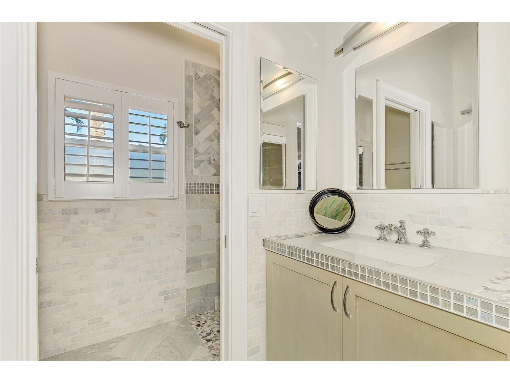 5628 Cape Leyte Drive Sarasota FL 34242 A4692170 image41