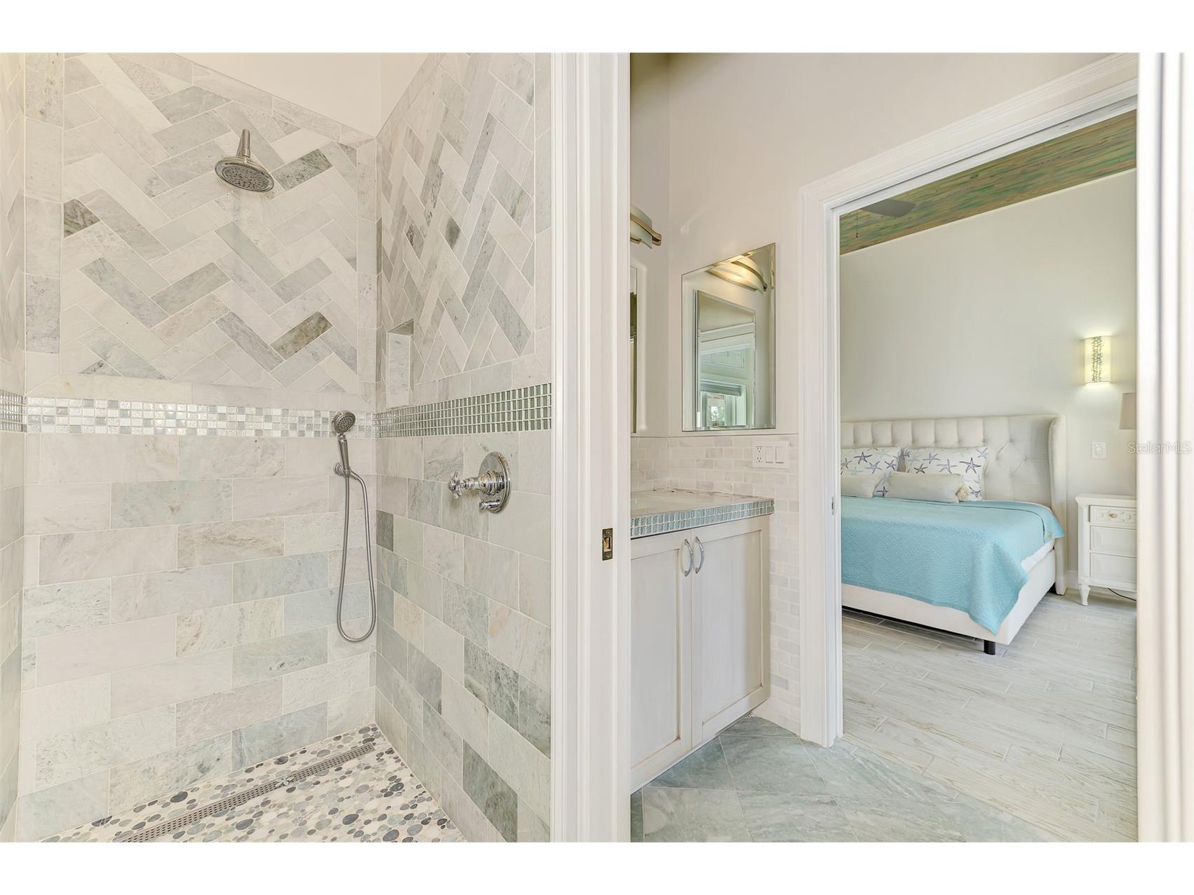 5628 Cape Leyte Drive Sarasota FL 34242 A4692170 image44