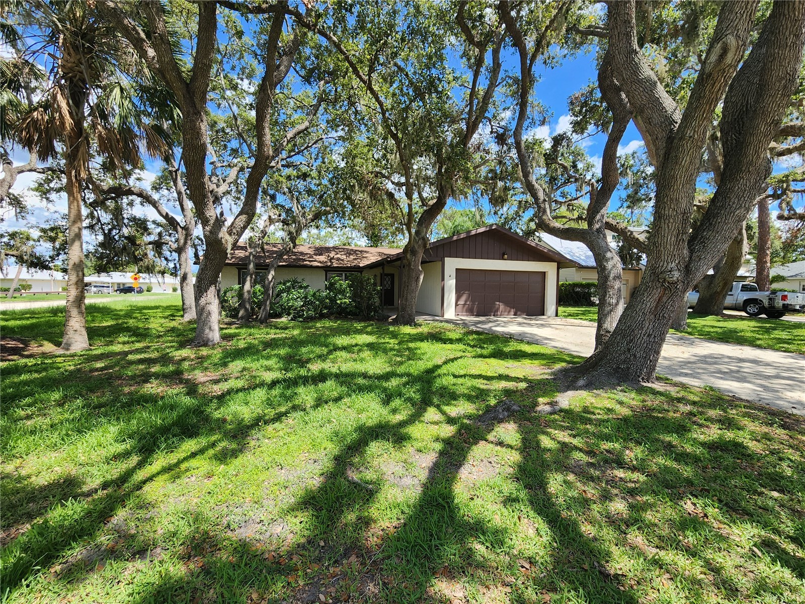 5629 Boulder Boulevard Sarasota FL 34233 A4657089 image1