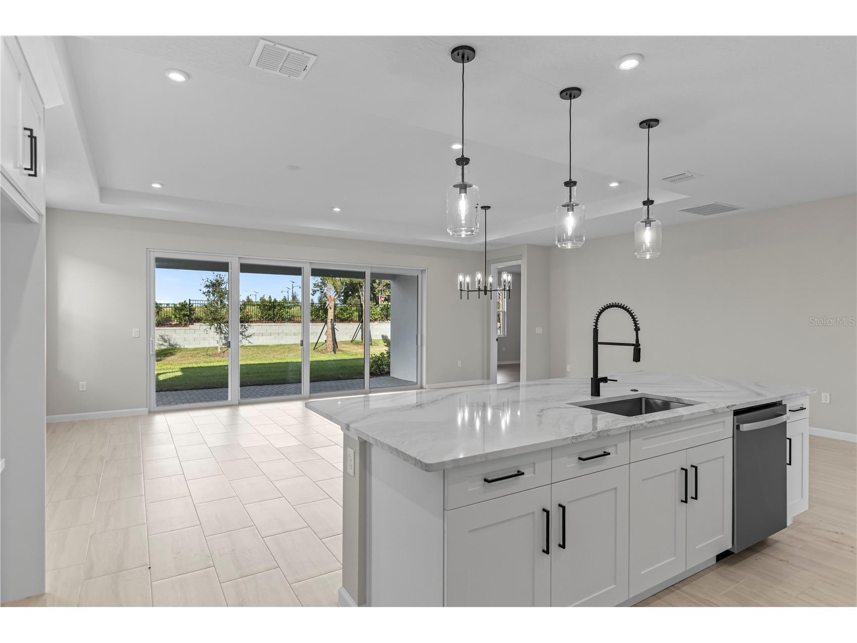 563 Hammock Oaks Boulevard Lady Lake FL 32159 W7887412 image8