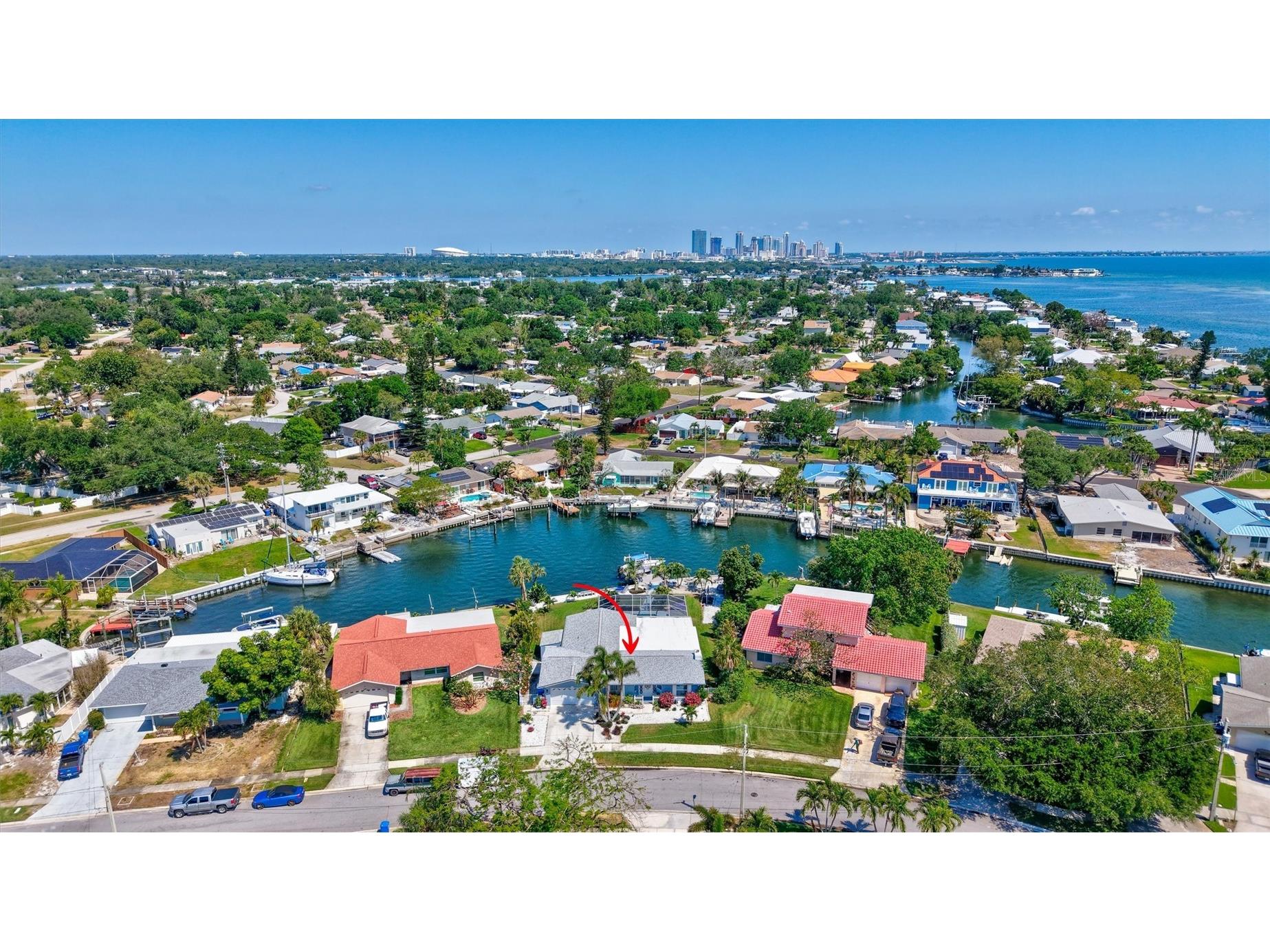 563 Lewis Boulevard SE Saint Petersburg FL 33705 - TAMPA BAY TB8497738 image1