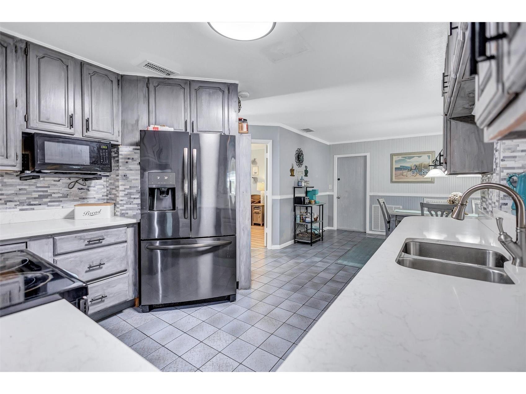 563 Lewis Boulevard SE Saint Petersburg FL 33705 - TAMPA BAY TB8497738 image14
