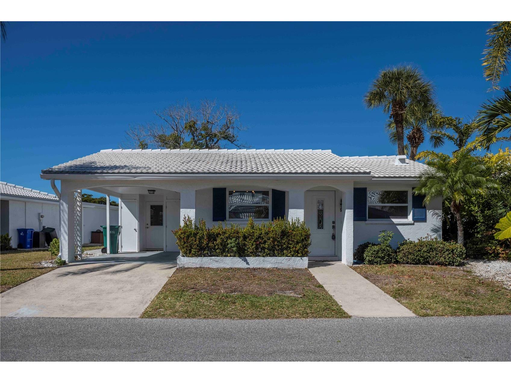 563 Spanish Drive S Longboat Key FL 34228 A4682513 image1