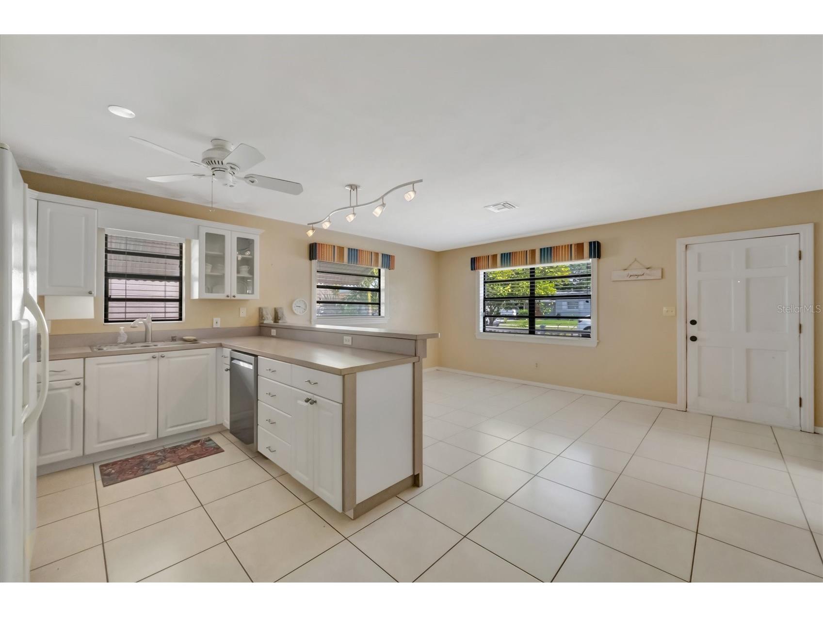 5630 13th Avenue N Saint Petersburg FL 33710 A4694648 image11
