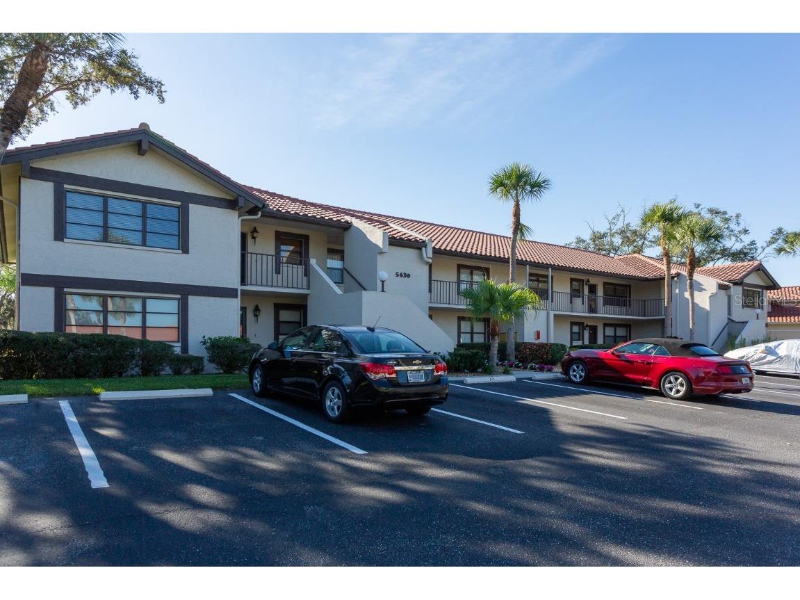 5630 Golf Pointe Drive #206 Sarasota FL 34243 A4648550 image1