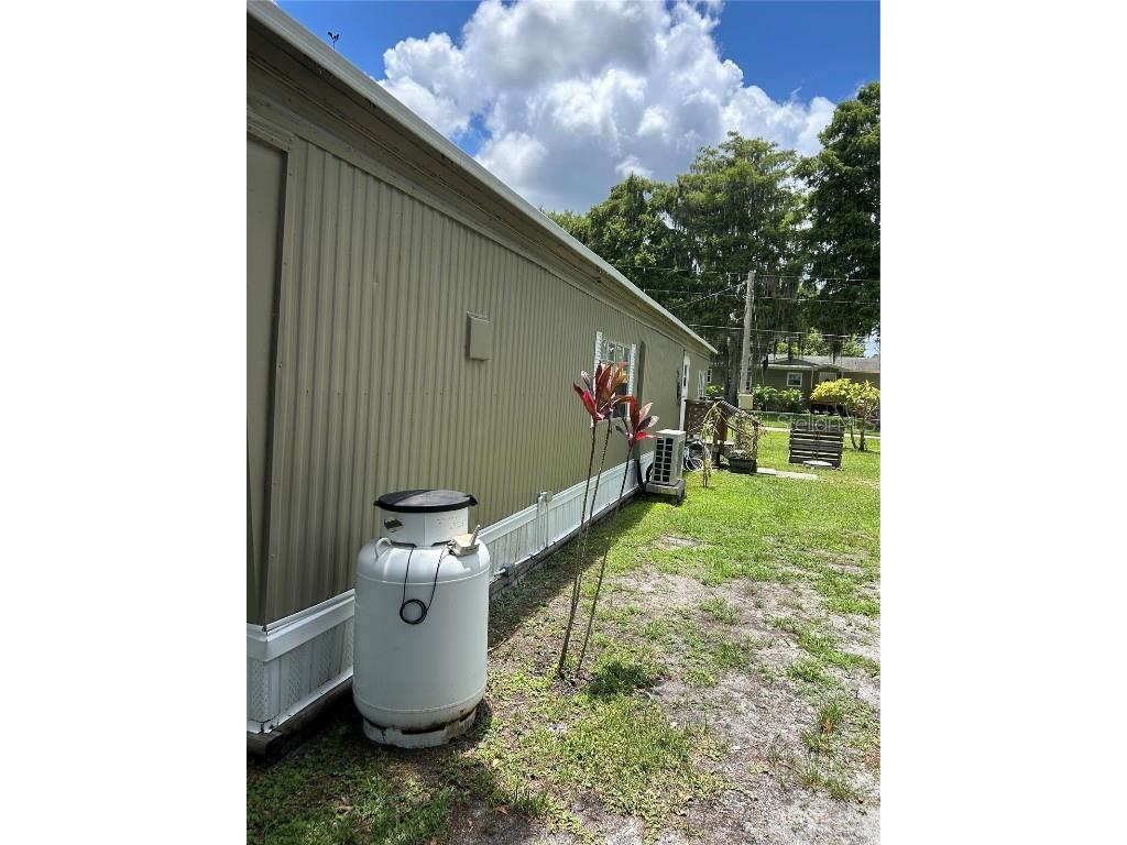 56304 Hazelnut Road Astor FL 32102 R4909504 image6