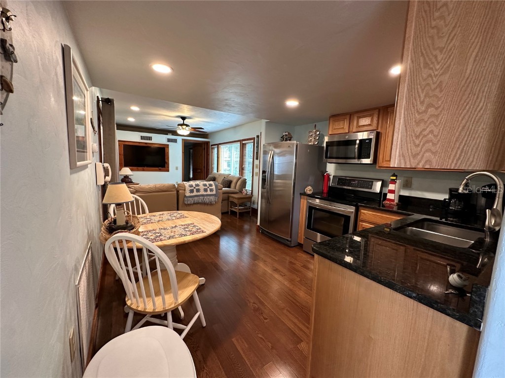 56315 Hickory Road Astor FL 32102 - ST JOHN'S RIVER R4910402 image3