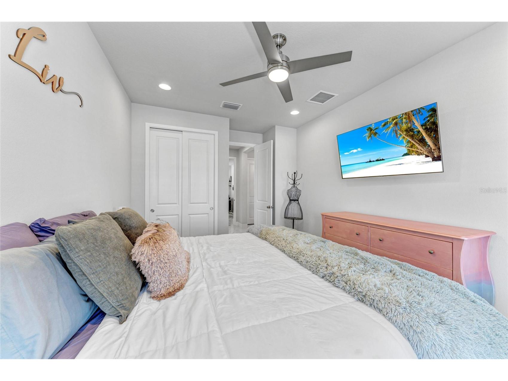 5632 Long Shore Loop Sarasota FL 34238 A4675176 image32