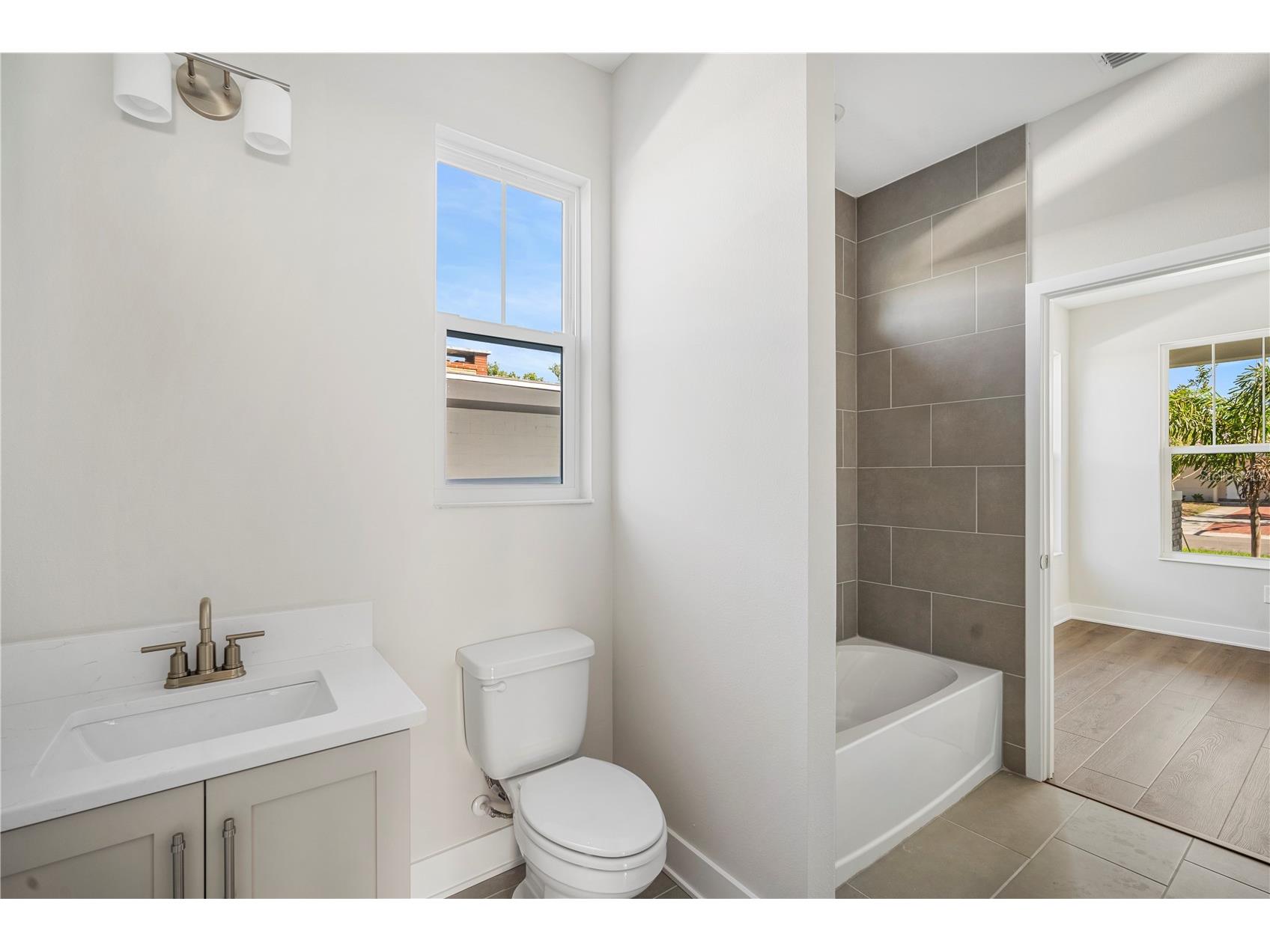 5633 Dartmouth Avenue N Saint Petersburg FL 33710 TB8476350 image14