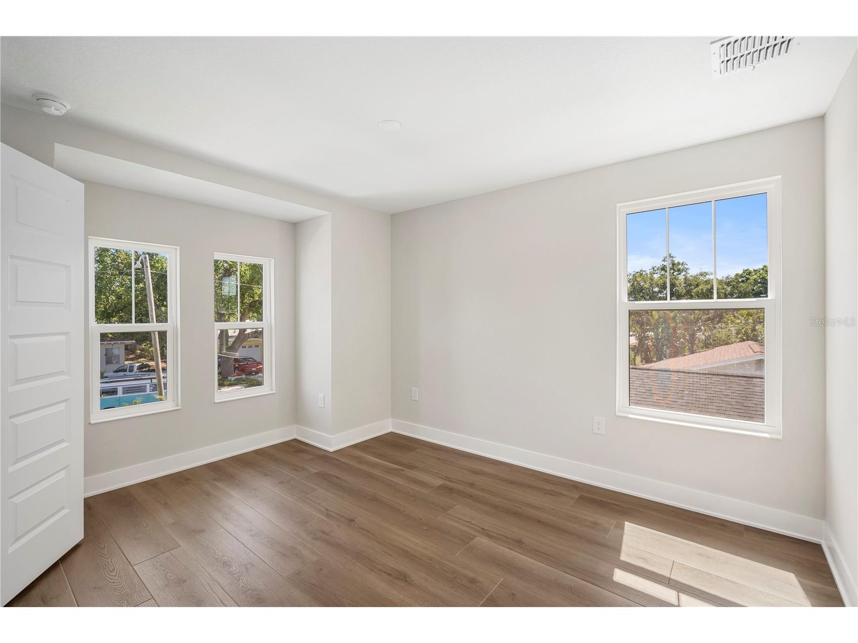 5633 Dartmouth Avenue N Saint Petersburg FL 33710 TB8476350 image21