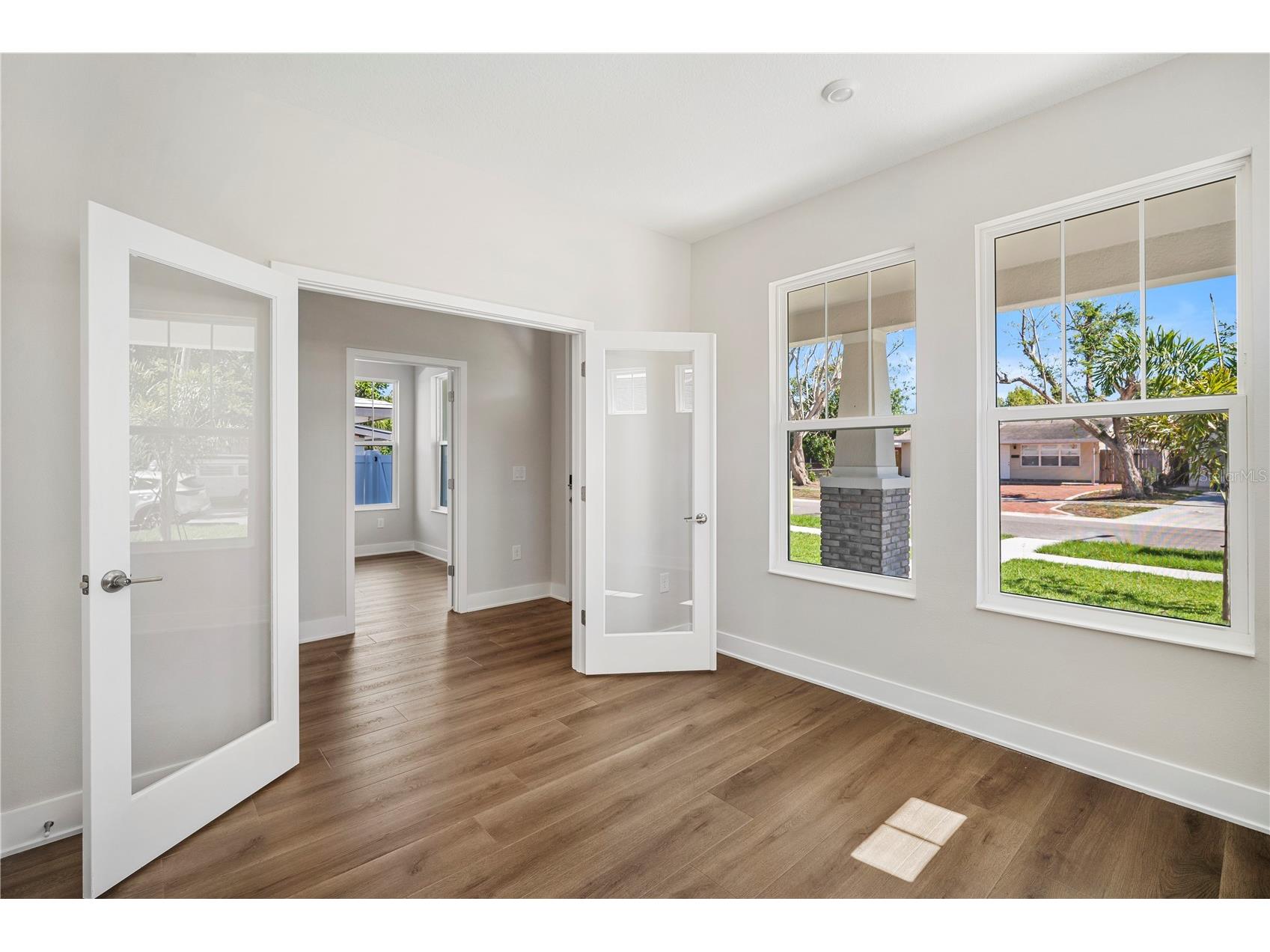 5633 Dartmouth Avenue N Saint Petersburg FL 33710 TB8476350 image5